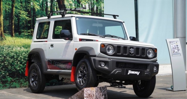 'Xả kho' cuối năm, Suzuki Jimny nhận ưu đãi khủng lên tới gần 100 triệu đồng